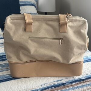 Beis Weekender with Make up case